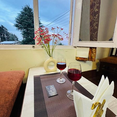 Hotel Mini Switzerland In Далхаузи Екстериор снимка