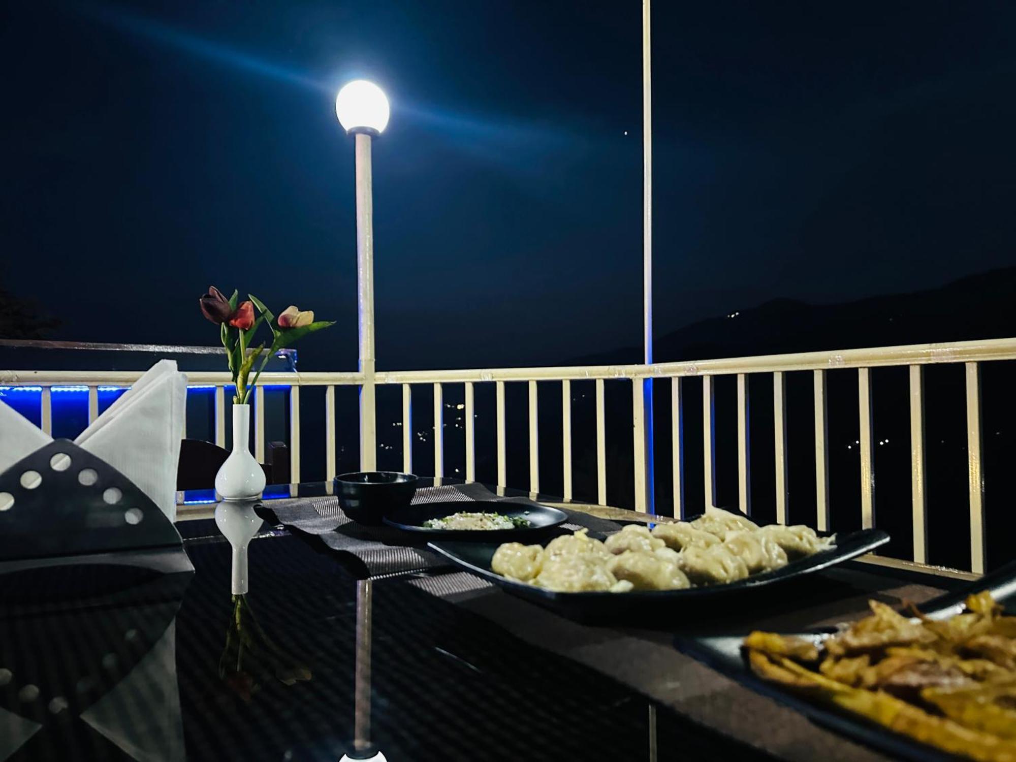 Hotel Mini Switzerland In Далхаузи Екстериор снимка