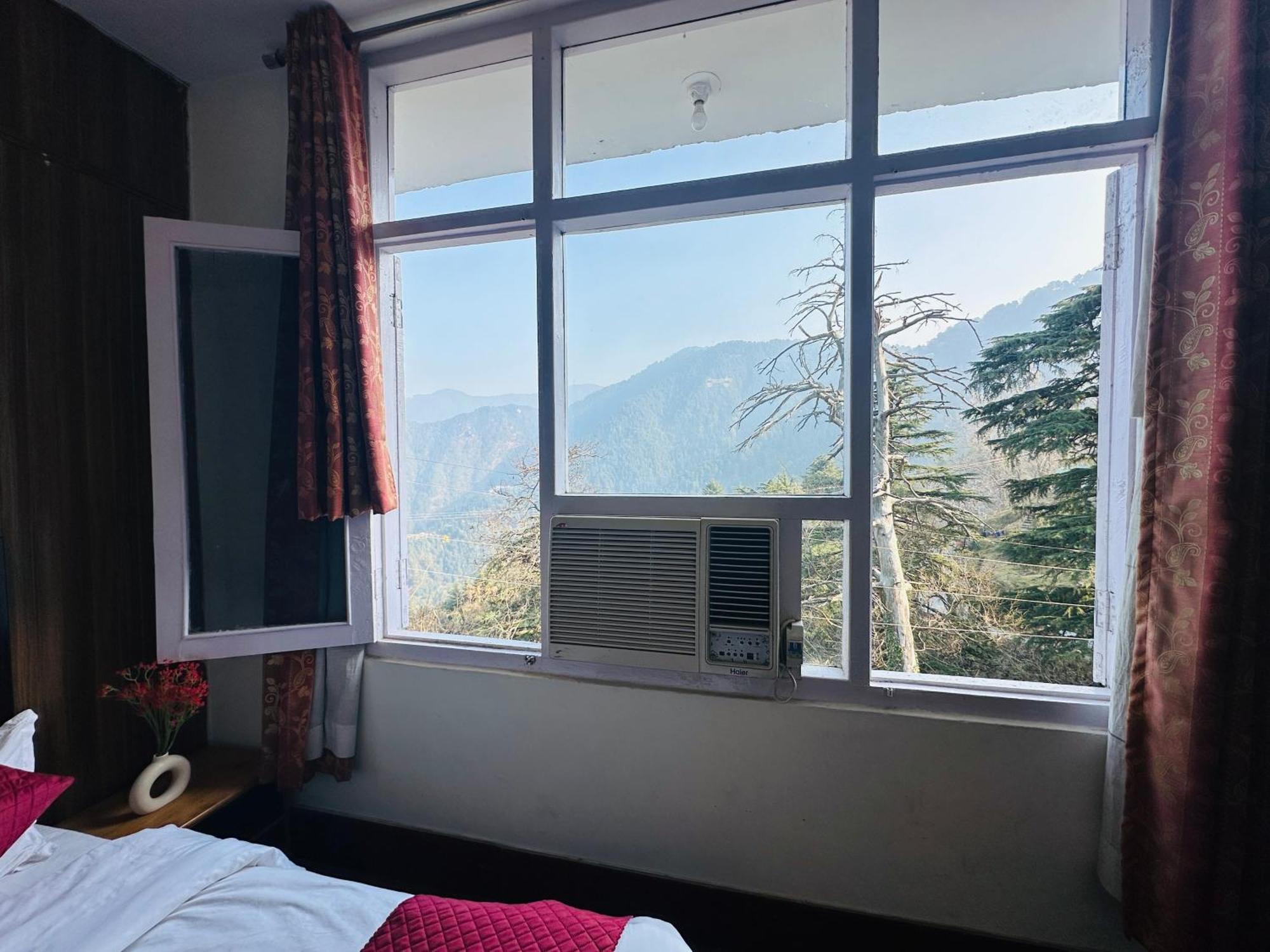Hotel Mini Switzerland In Далхаузи Екстериор снимка