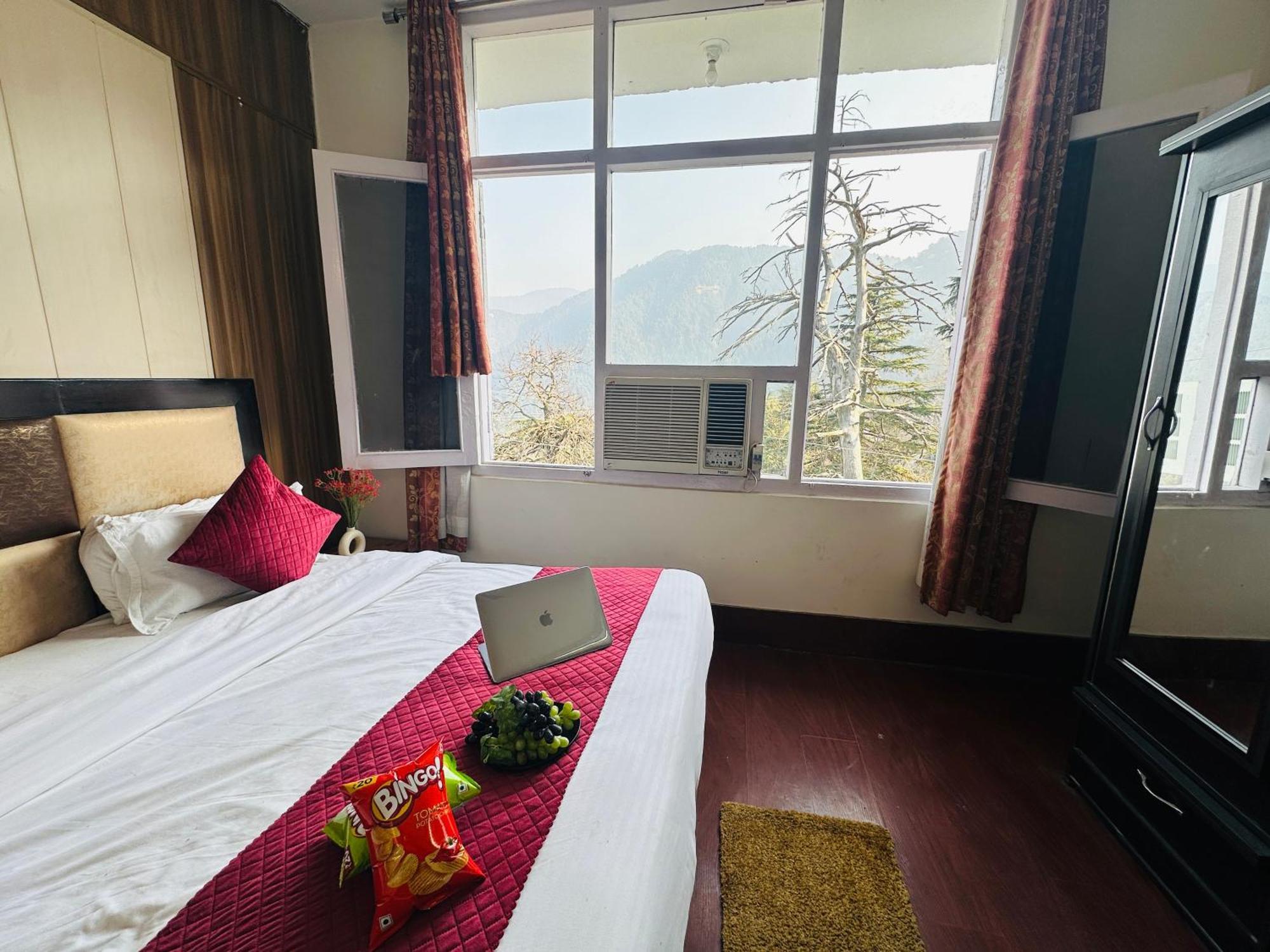 Hotel Mini Switzerland In Далхаузи Екстериор снимка